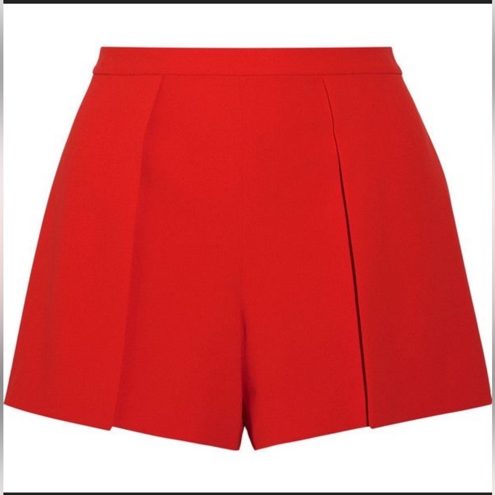 Alice + Olivia Larissa layered front Crepe Shorts in Poppy Red Size 6.
